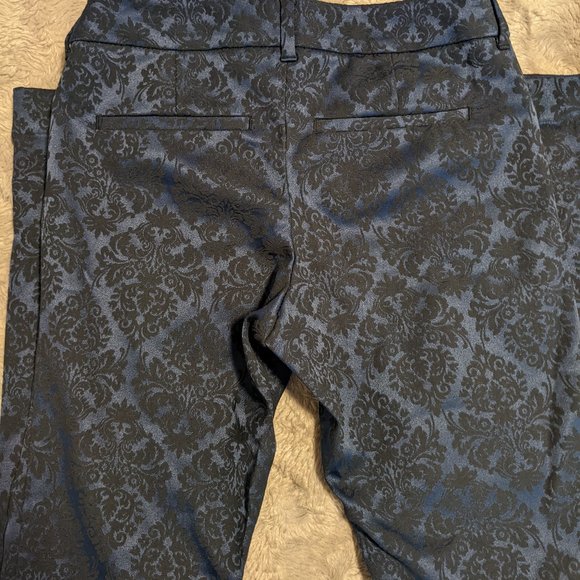 Old Navy Pixie Pants - Picture 7 of 8